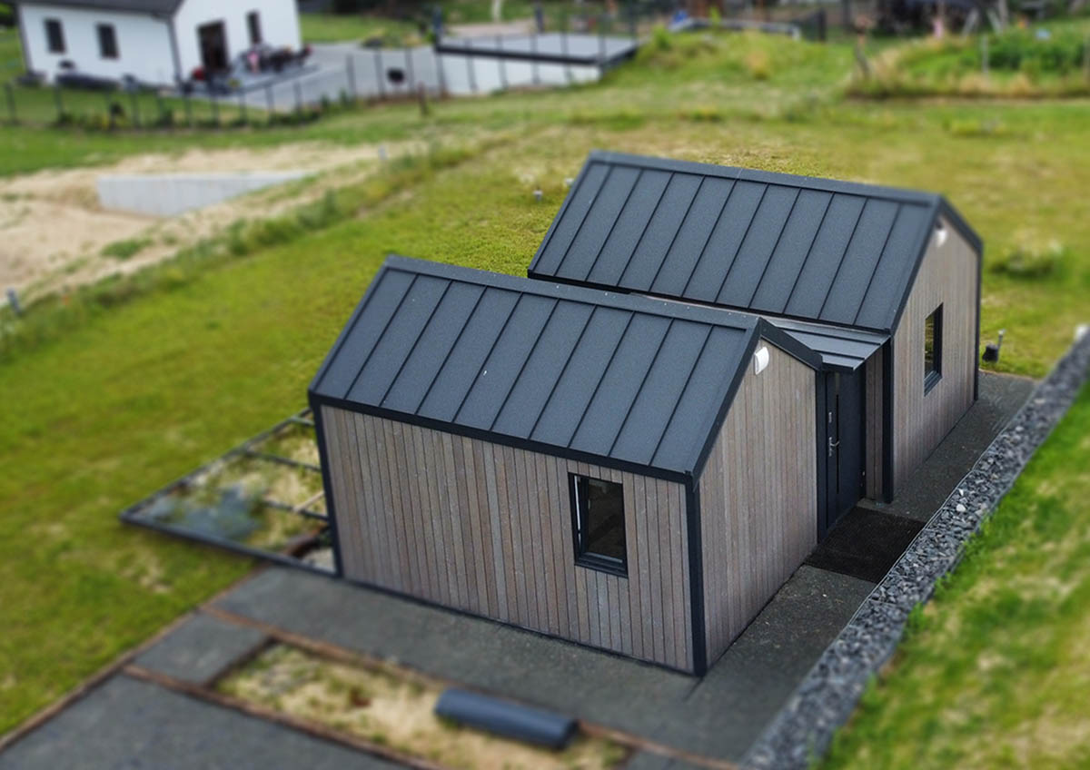 Dom modułowy klienta for.rest house widziany z góry, złożony z dwóch połączonych brył.